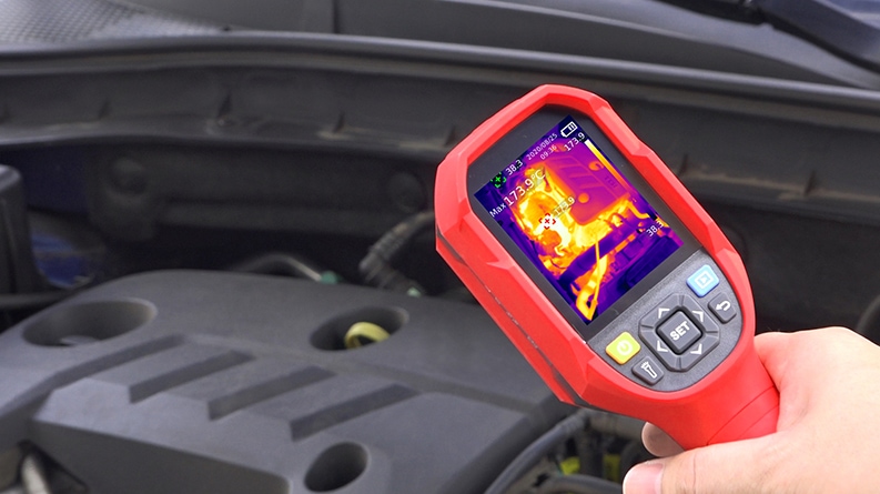 UTi260B-Thermal Imaging Camera on automotive-maintenance-1