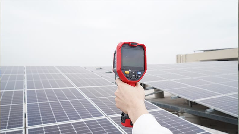 UTi730E Thermal Imaging Camera Application P6-Solar Panel Inspection